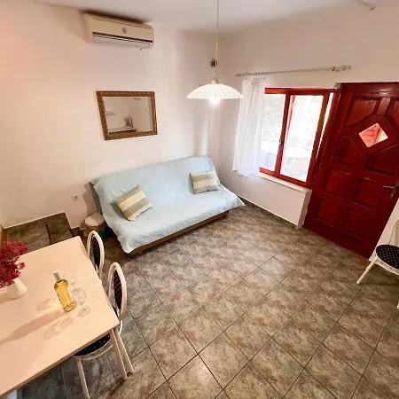 Robinson Ina 1 Hébergement de vacances Gdinj