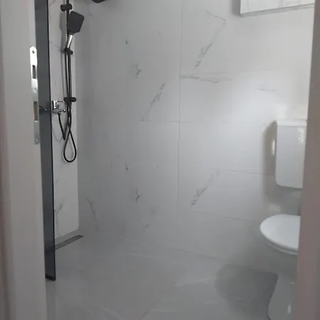 Robinson Ina 1 Prázdninový dům *