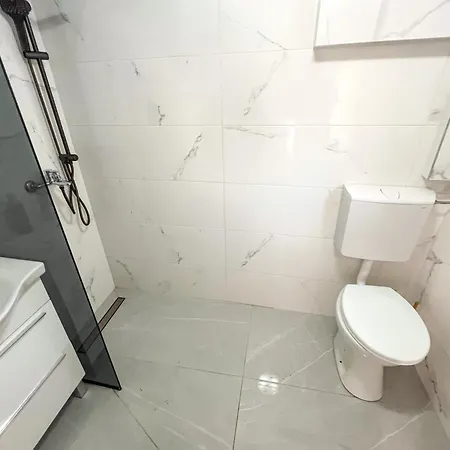 Robinson Ina 1 * Gdinj