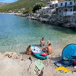 Сasa de vacaciones Robinson Ina 1 Gdinj