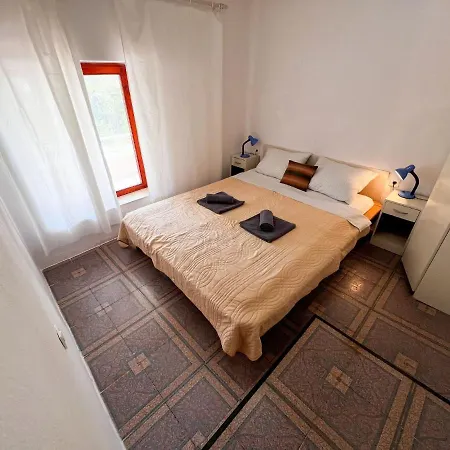 Semesterbostad Robinson Ina 1