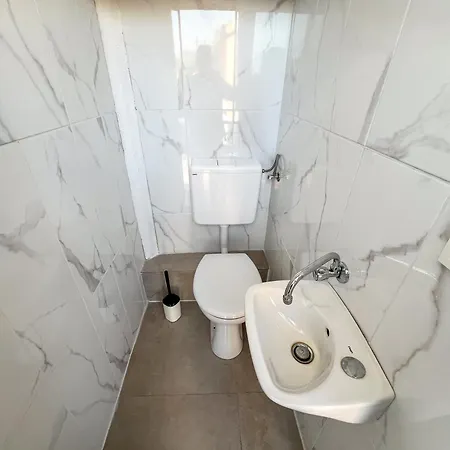 Semesterbostad Robinson Ina 1